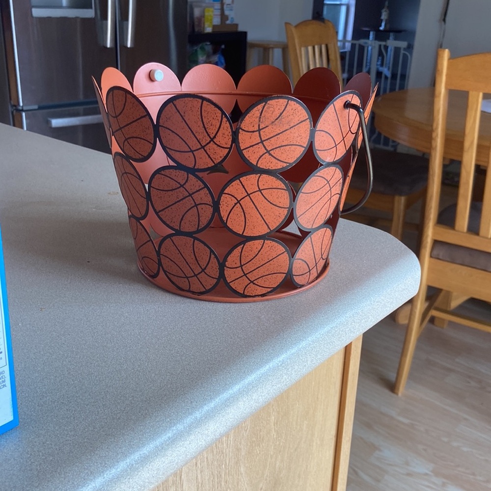 Basketball basket, storage basket,